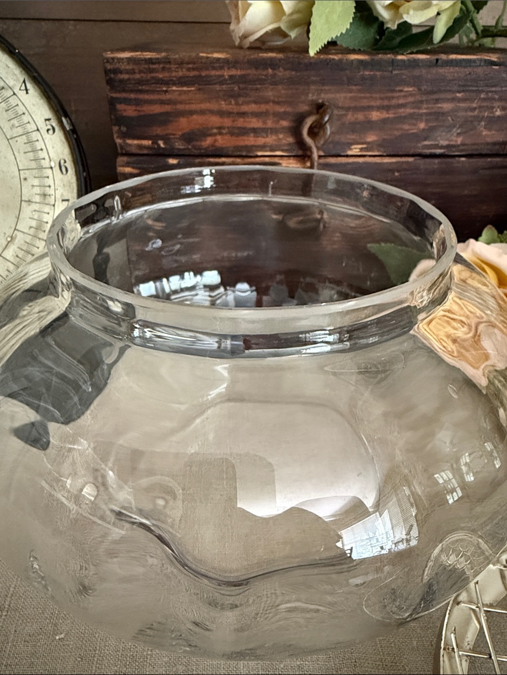VTG | Glass Bowl Flower Bud Vase - Picture 5 of 9